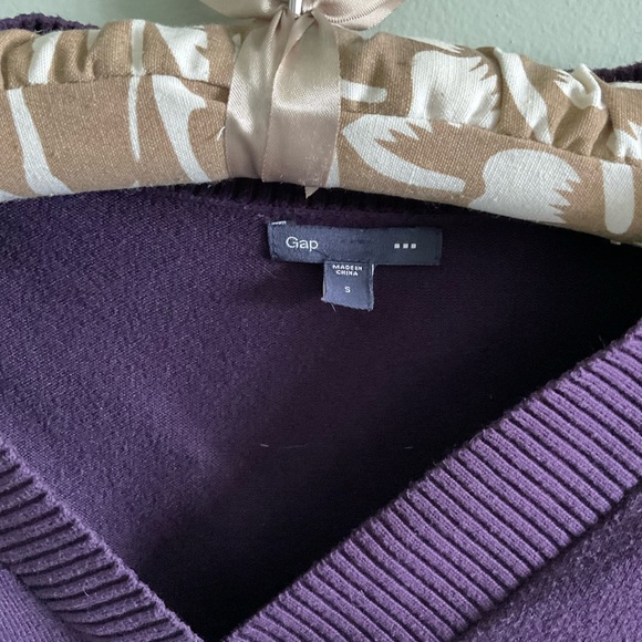 Women’s GAP sweater - Picture 2 of 6